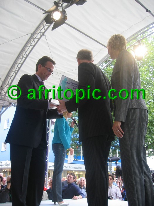 ../Images/Krefeld-Strssenmodenschau-2005 118.jpg